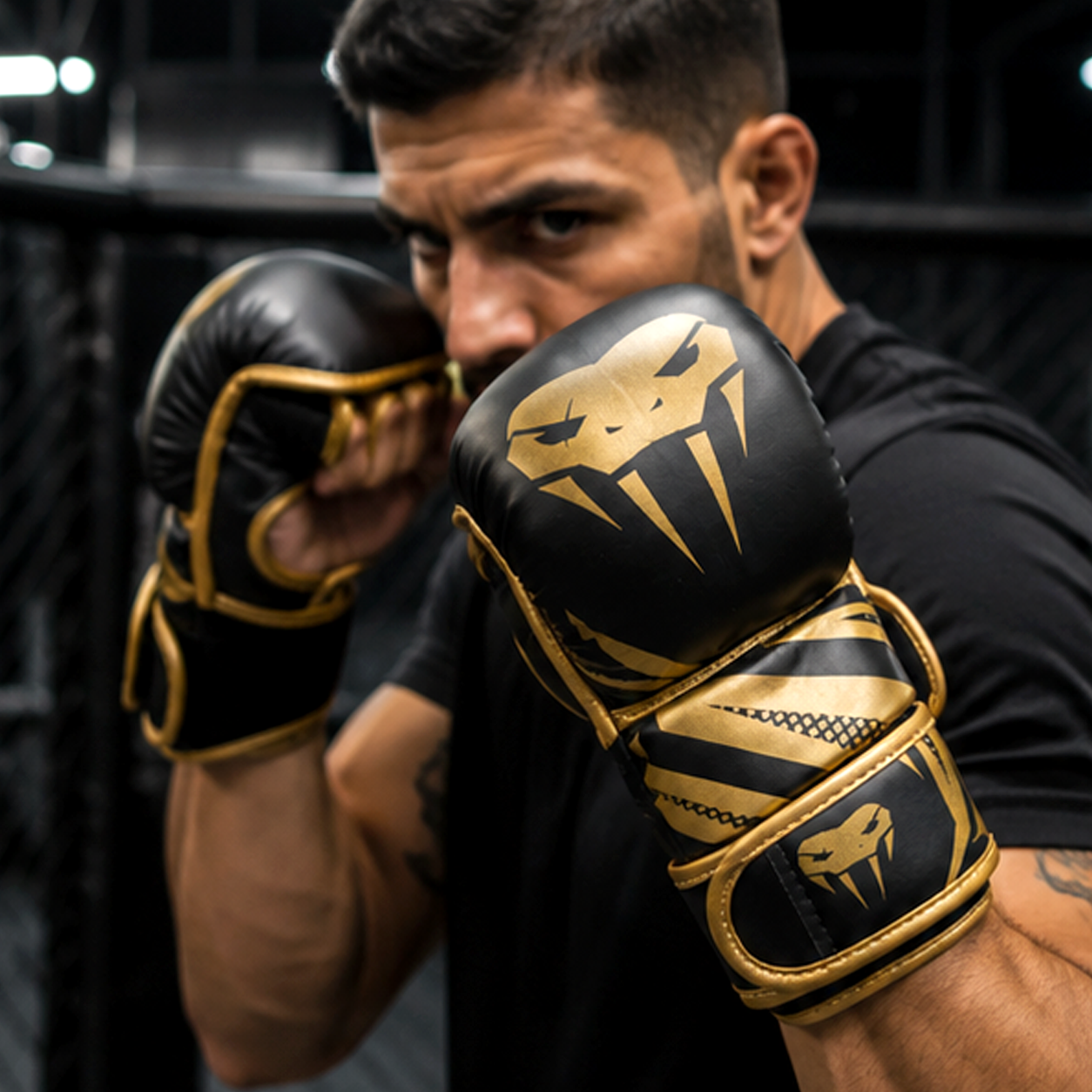 Luvas de Treino de MMA Pretas e Douradas Premium – Luvas de Combate com Palma Aberta (AYD275-21)