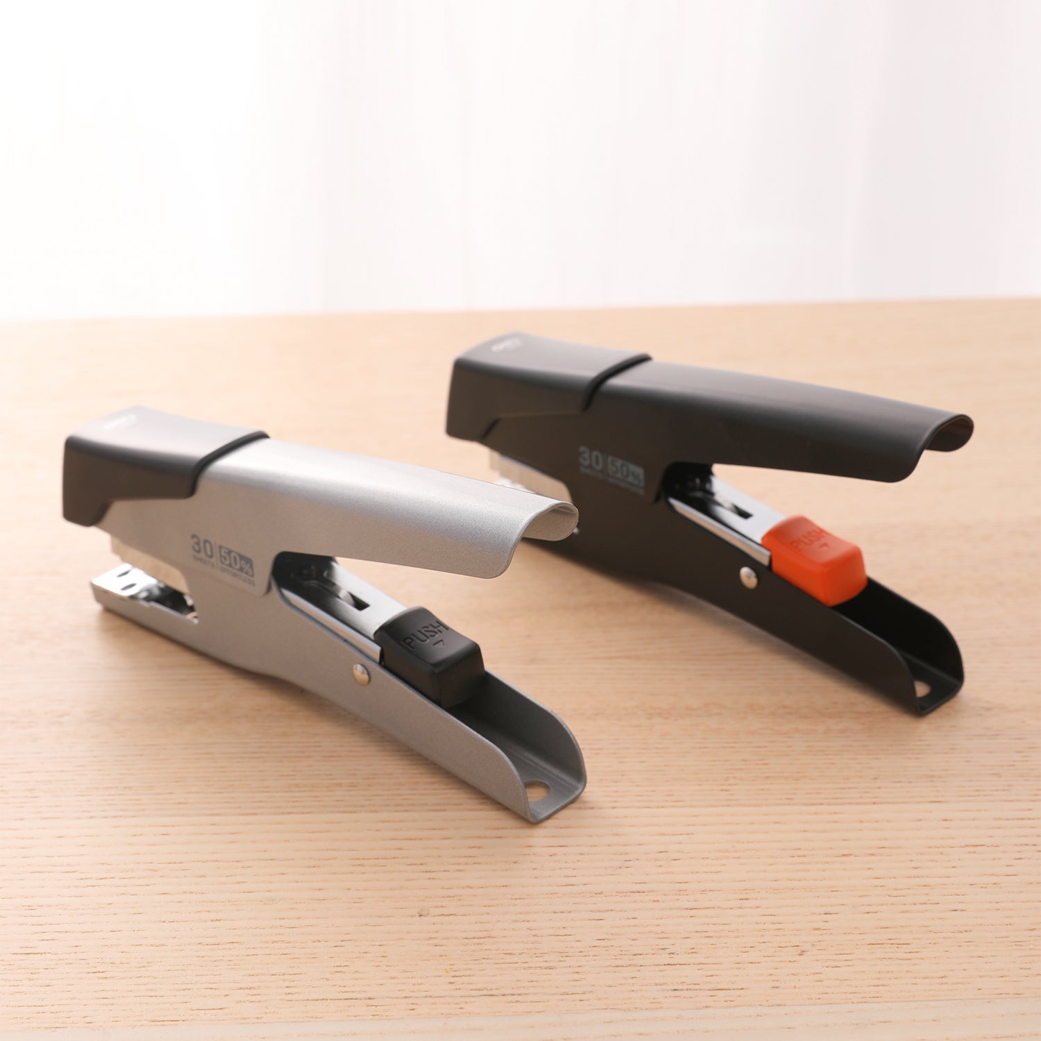Deli E0358 Effortless Plier Stapler 30 Sheet Black