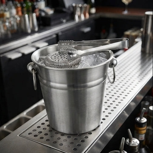 Balde de Gelo 3L com Pegas de Argola: O Clássico Indispensável para o Seu Bar - (BAL0003)