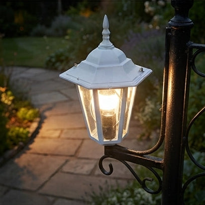 Luminária Colonial de Jardim Branca – Iluminação Elegante e Charme Clássico para Áreas Exteriores - (can0410)