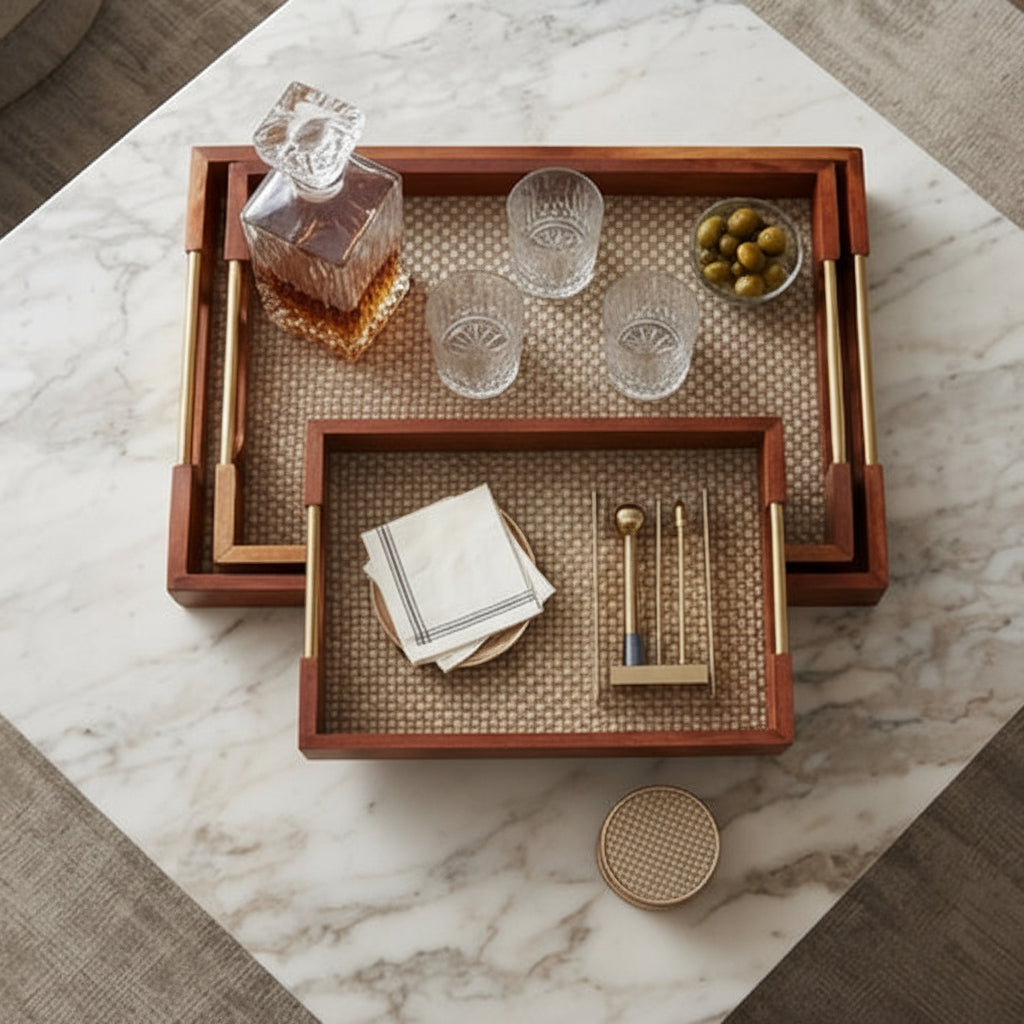 Conjunto de 3 Bandejas Decorativas em Madeira e Ráfia com Alças Douradas: Luxo e Organização Versátil para o Seu Lar - (AYD305-27)