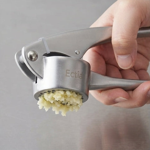 Ectia Garlic Press 16.5cm: Perfect and Quick Mincing for Your Seasoning - (DB-2-459)