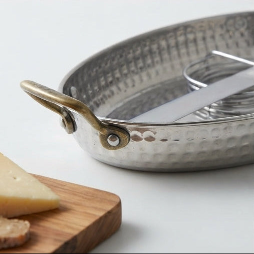Travessa Oval Martelada 24cm em Aço Inox: Sofisticação Rústica e Alças Douradas para Servir com Estilo - (AYD352-11)