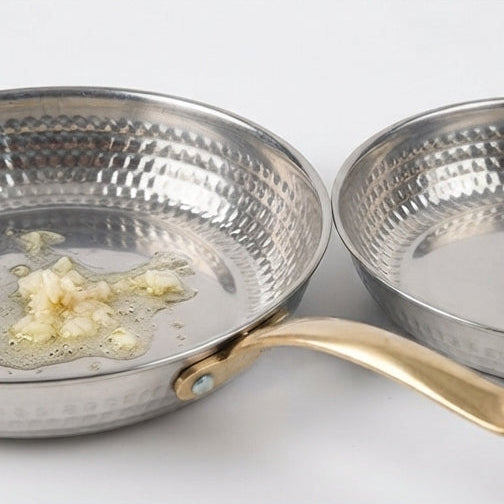 Compact Stainless Steel Frying Pan 20cm: Daily Practicality, Hammered Design and Exclusive Golden Handle - (AYD352-4)