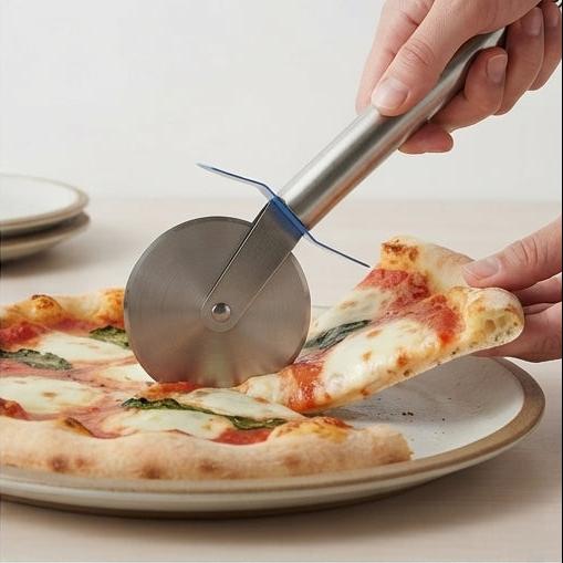 Cortes Perfeitos e Sem Esforço: Cortador de Pizza em Inox com Protetor - (CORT0005)