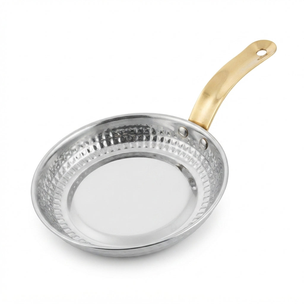 Mini Frigideira Martelada 14cm: Delicadeza, Exclusividade e o Brilho do Cabo Dourado - (AYD352-1)