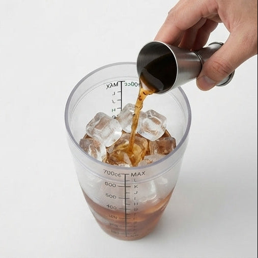 Graduated Shaker 700ml: Precision and Versatility in Drink Preparation - (COPO0041)