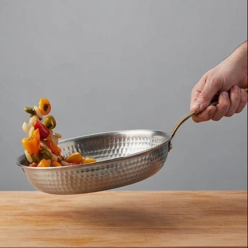 Frigideira em Aço Inox Martelado 22cm: Elegância, Durabilidade e Cabo Dourado Sofisticado - (AYD352-5)
