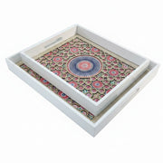 Kit de 2 Bandejas Decorativas em Madeira Branca com Estampa Geométrica e Tampo de Vidro: Estilo e Praticidade para Ambientes - (AYD296-31)