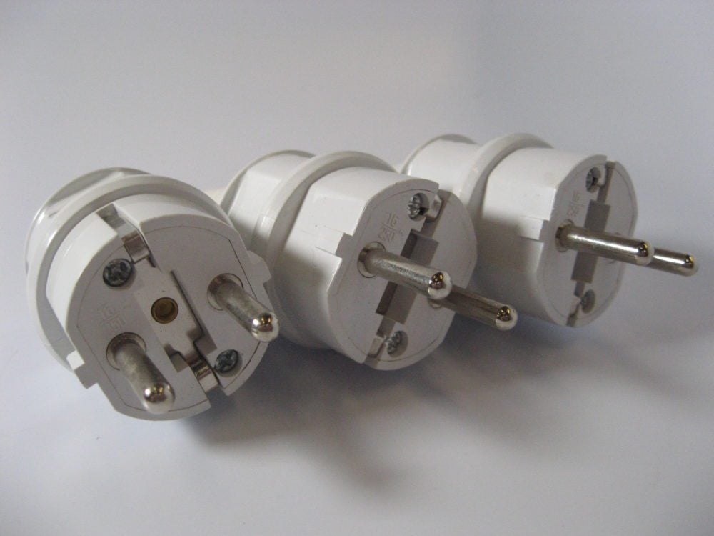 Lot of 34 Non-Polarized Europlugs 2-Pin 16A 250V